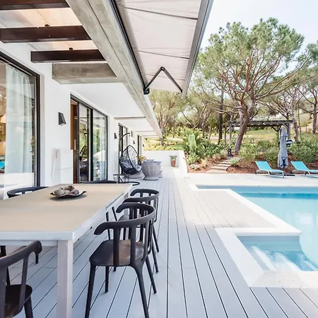 Casa Da Alegria, Vale Do Lobo * المانسيل