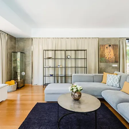 Casa Da Alegria, Vale Do Lobo فيلة