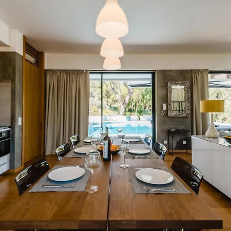 Casa Da Alegria, Vale Do Lobo فيلة