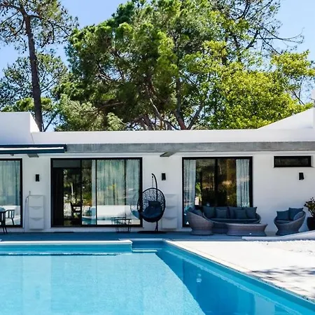 Casa Da Alegria, Vale Do Lobo 알만실